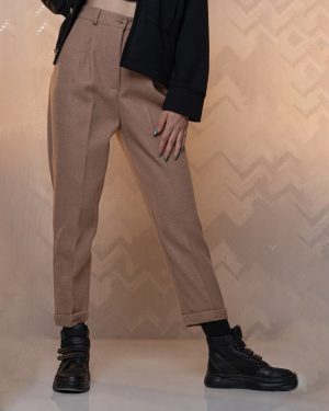 شلوار مام فیت فوتر رنگ نخودی